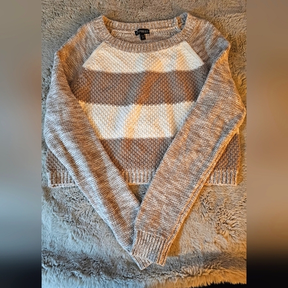 Express Womens Cropped Sweater - Picture 1 of 4